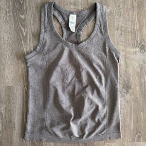 Old Navy Sporty Go-Dry Seamless Racerback Tank Top Gray Size M Athletic Workout
